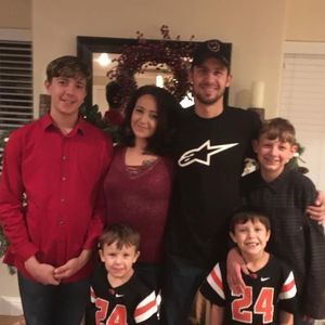 Meet your Posher, Dustin